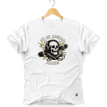 Camiseta Masculina Caveira Só os Loucos Sabem